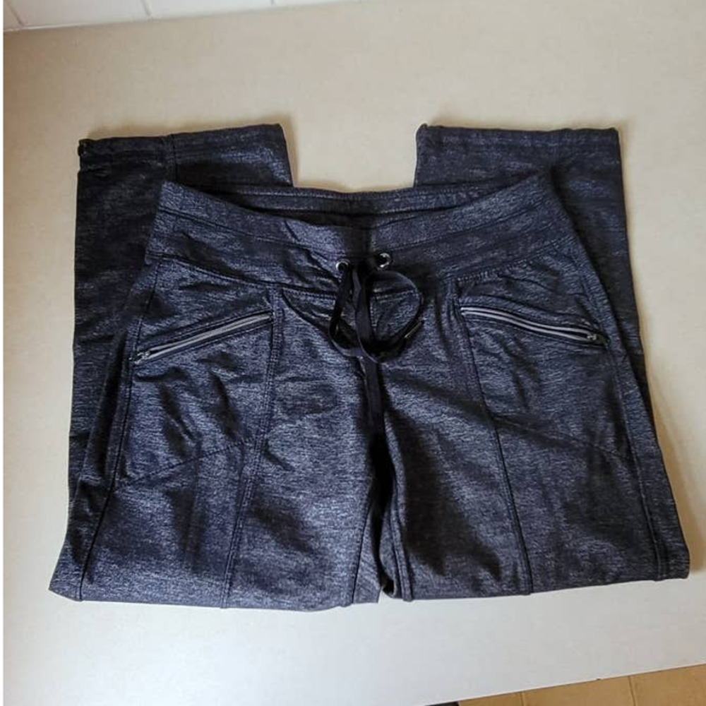 Athleta Grey Crop Athletic Leggings Pants XS